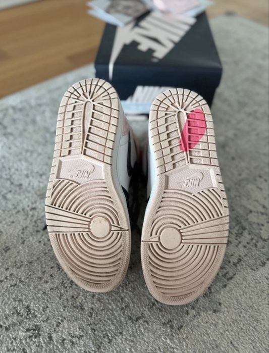 Air Jordan 1 Retro High OG “Bubblegum” (mărimea 36.5)