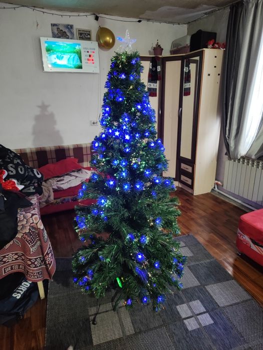 Ёлка с гирляндой 180см