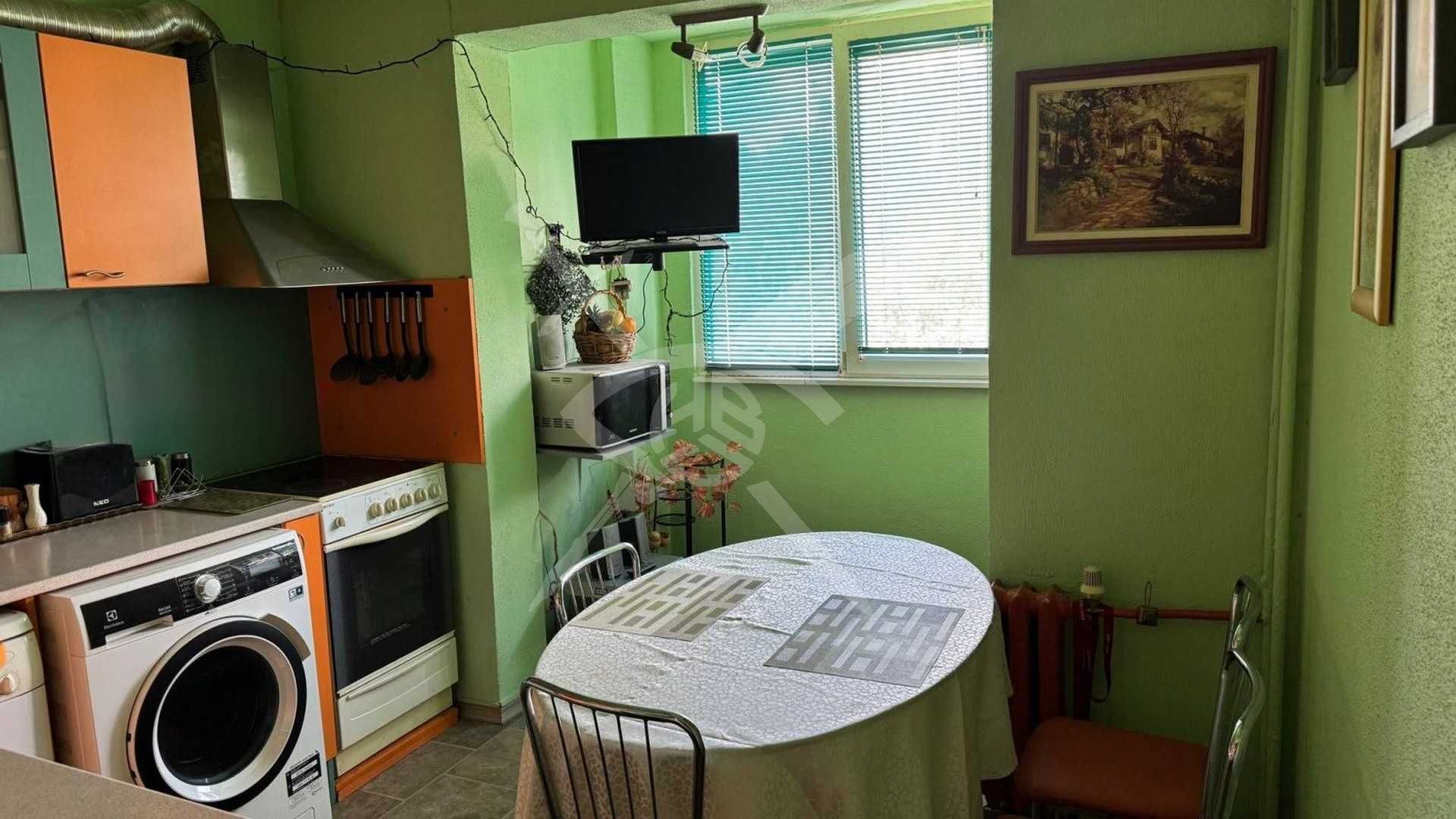 Двустаен апартамент в жк. Света Троица № 88930