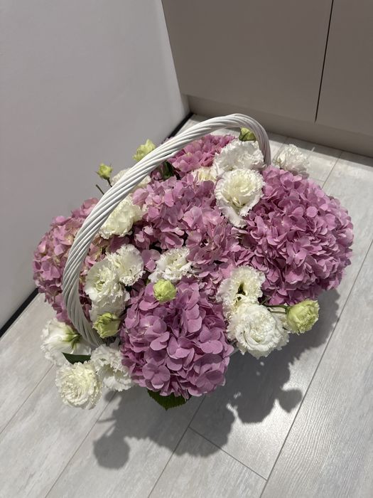 Цветы букет в корзине