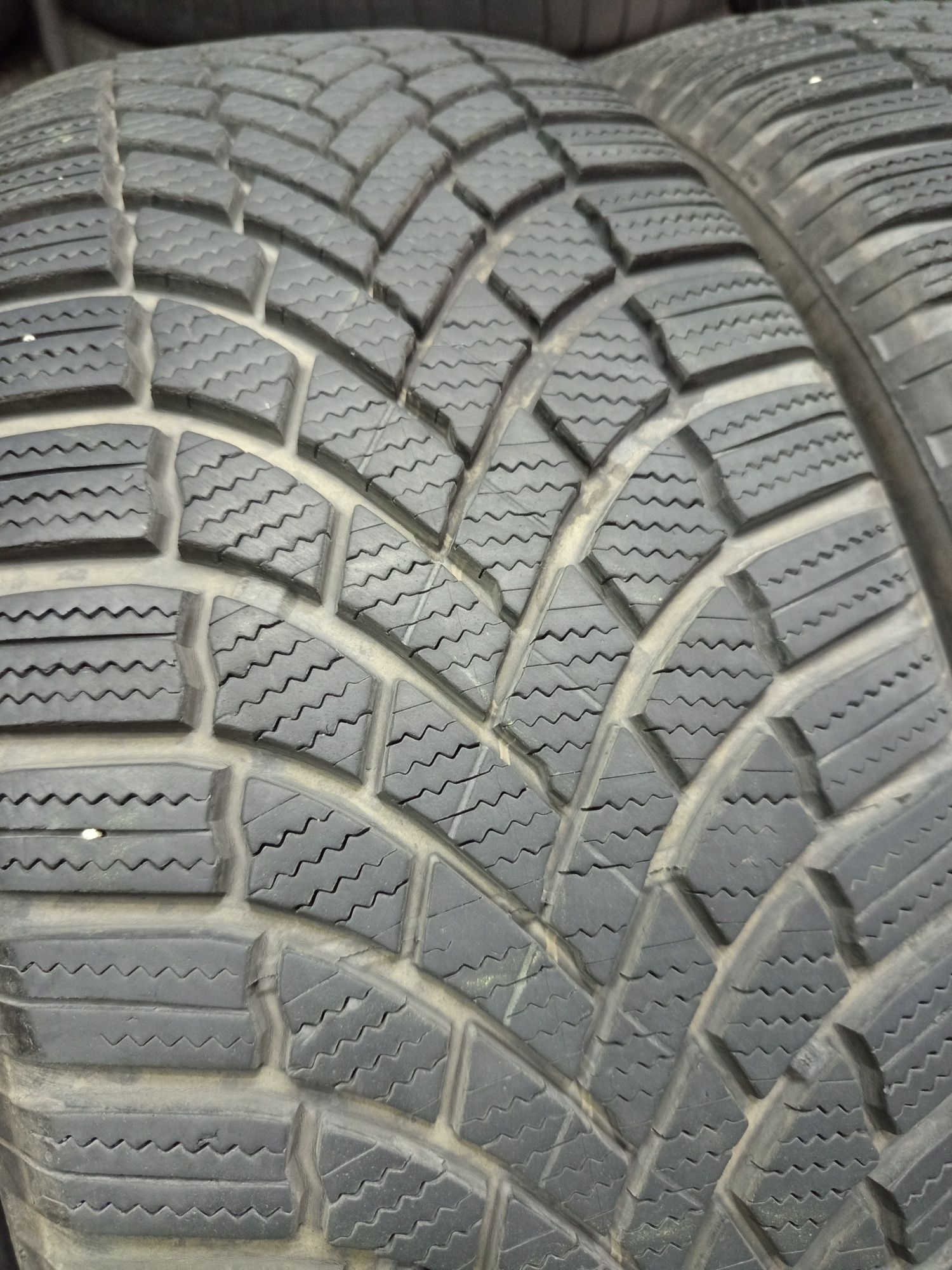 Bridgestone 235/55/20-4бр дот 2921