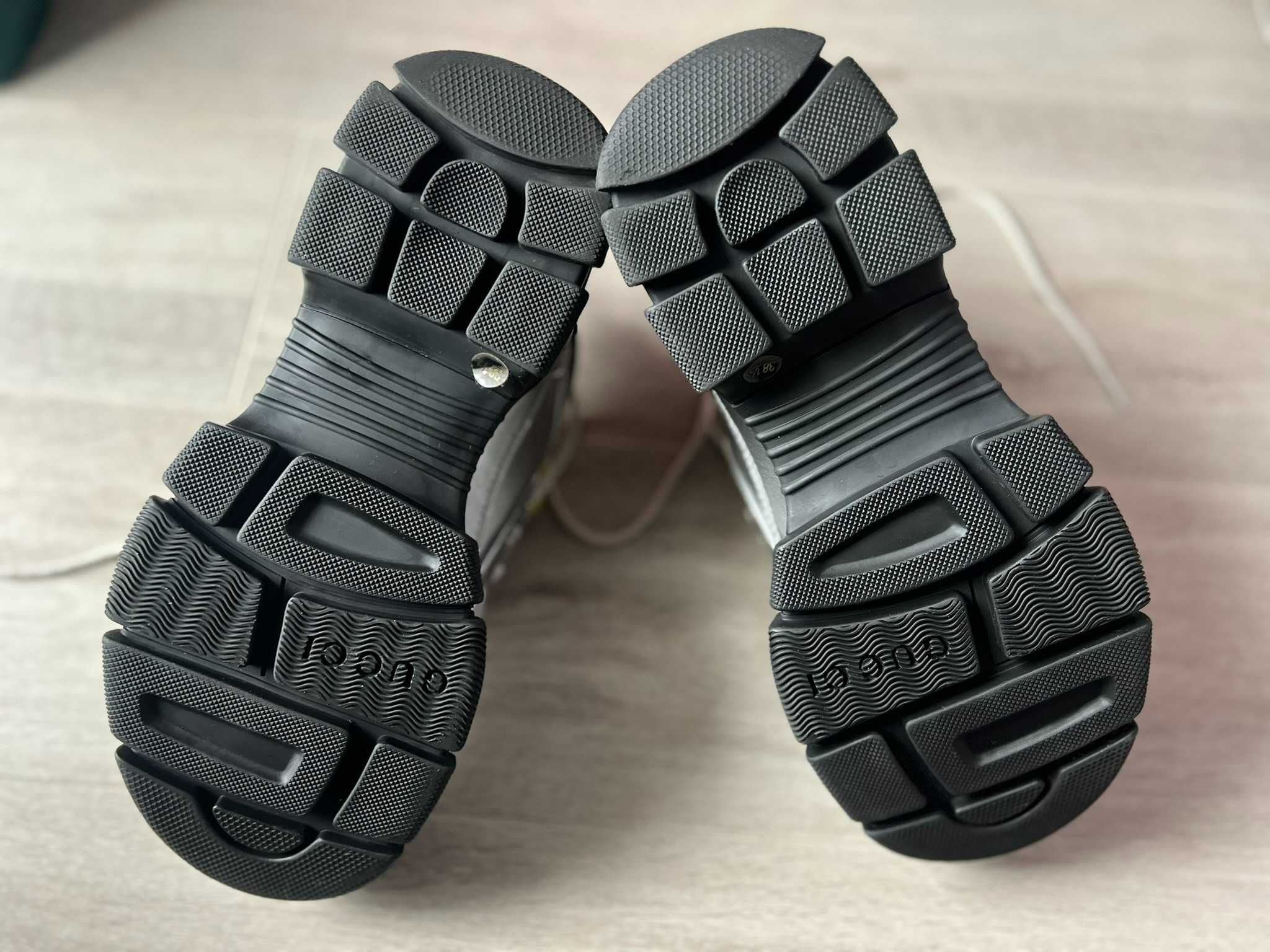 Pantofi sport Gucci Flashtrek cu accesorii bijuterie – mărimea 38+
