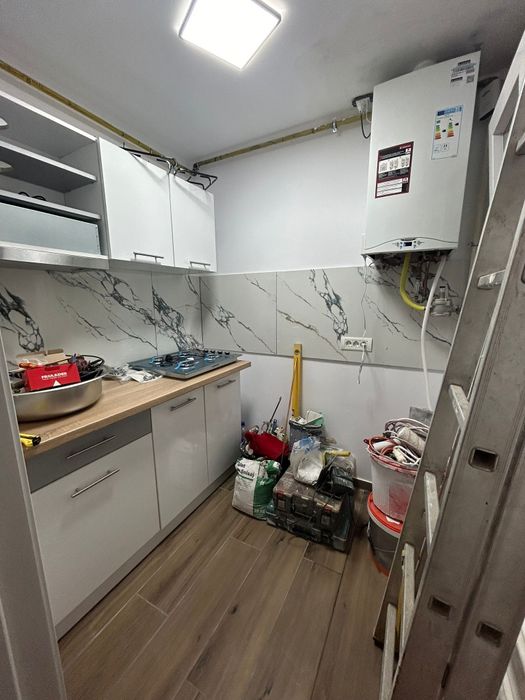 Renovări apartamente și case