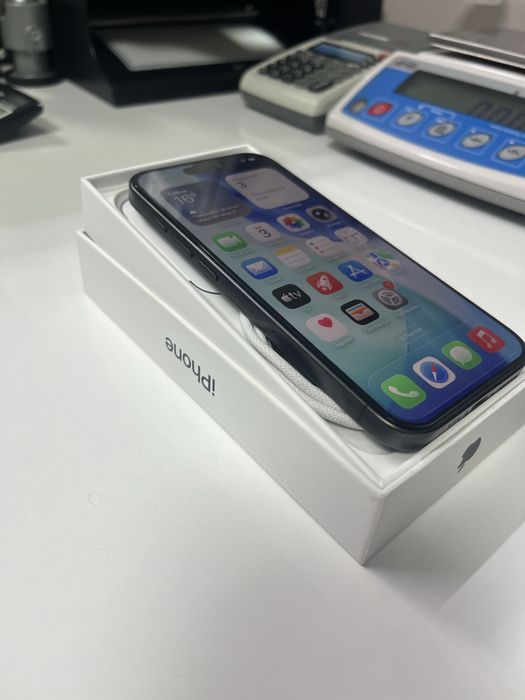 IPhone 15 Pro 256GB с кутия и кабел 91% батерия