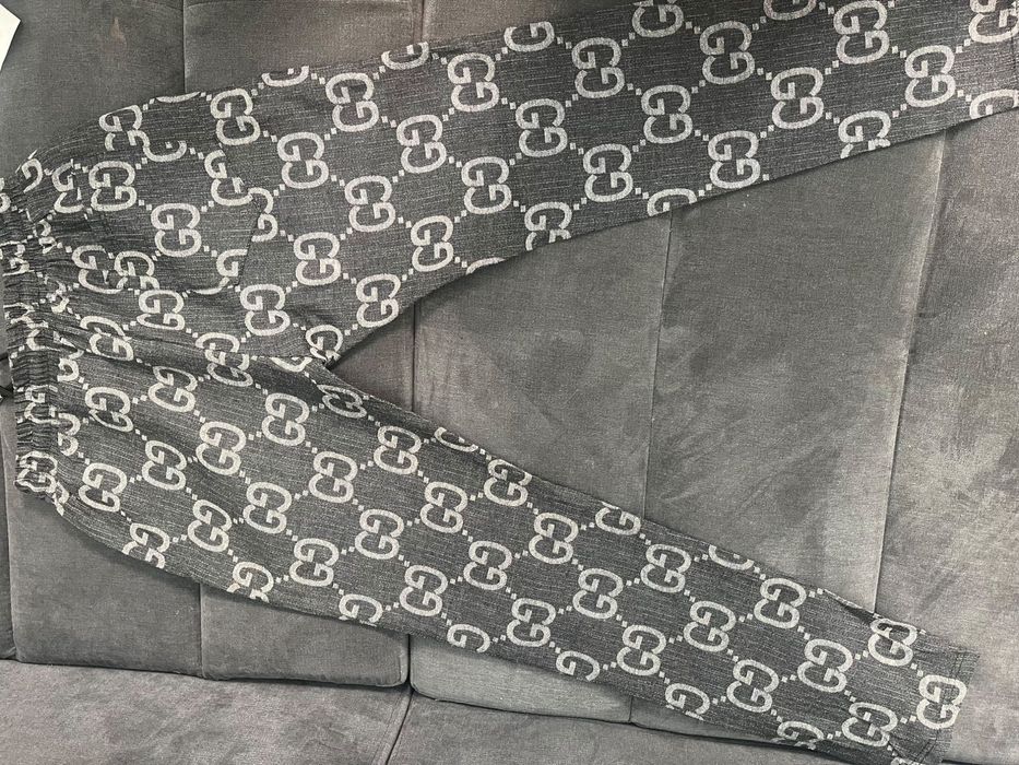 Compleu gucci ,mărimea S