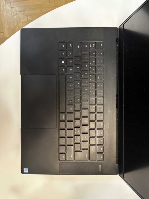 Razer Blade 15 (2019) - Advanced - I7 - RTX 2070 -Tastatura Scandinava
