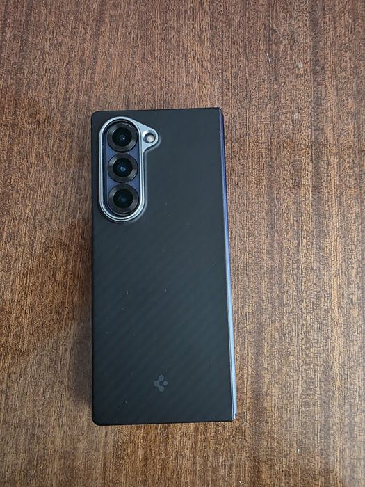 Продавам Samsung Galaxy Z Fold 6 (256) – като нов, с оставаща 1 година