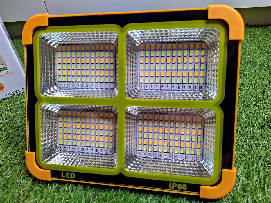 Proiector solar portabil puternic 500W / 4500lm/ 12500mAh, Camping