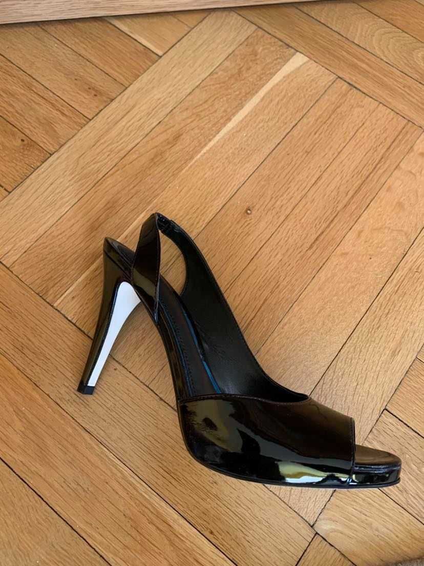 Женски обувки с висок ток
