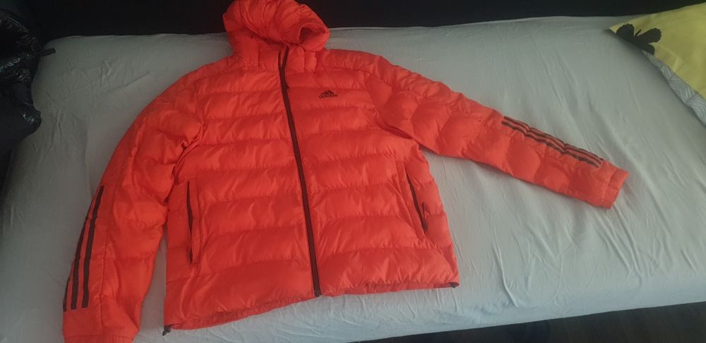Vând geacă sport Adidas