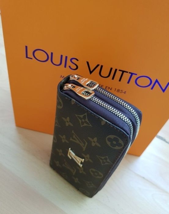 Portofele duble Louis Vuitton, logo metalic auriu,saculet, etichetă