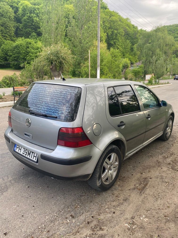 Vând golf 4 1.6 16v