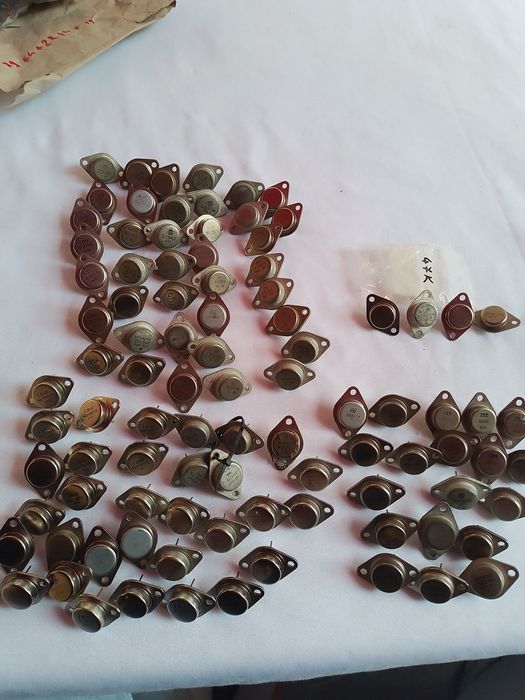 Lot mii Tranzistori/Circuite integrate/Rezistențe/Condensatori etc