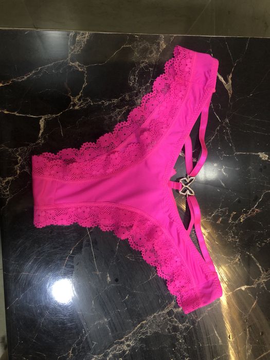 Ношеные трусики горячей девушки