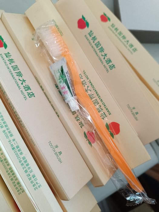 Зубные щётки,расчески