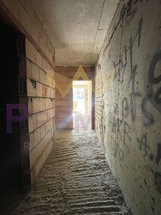 Продава се Двустаен апартамент в Варна, Аспарухово - 76 кв.м за 1500 €/кв.м - Снимка #3