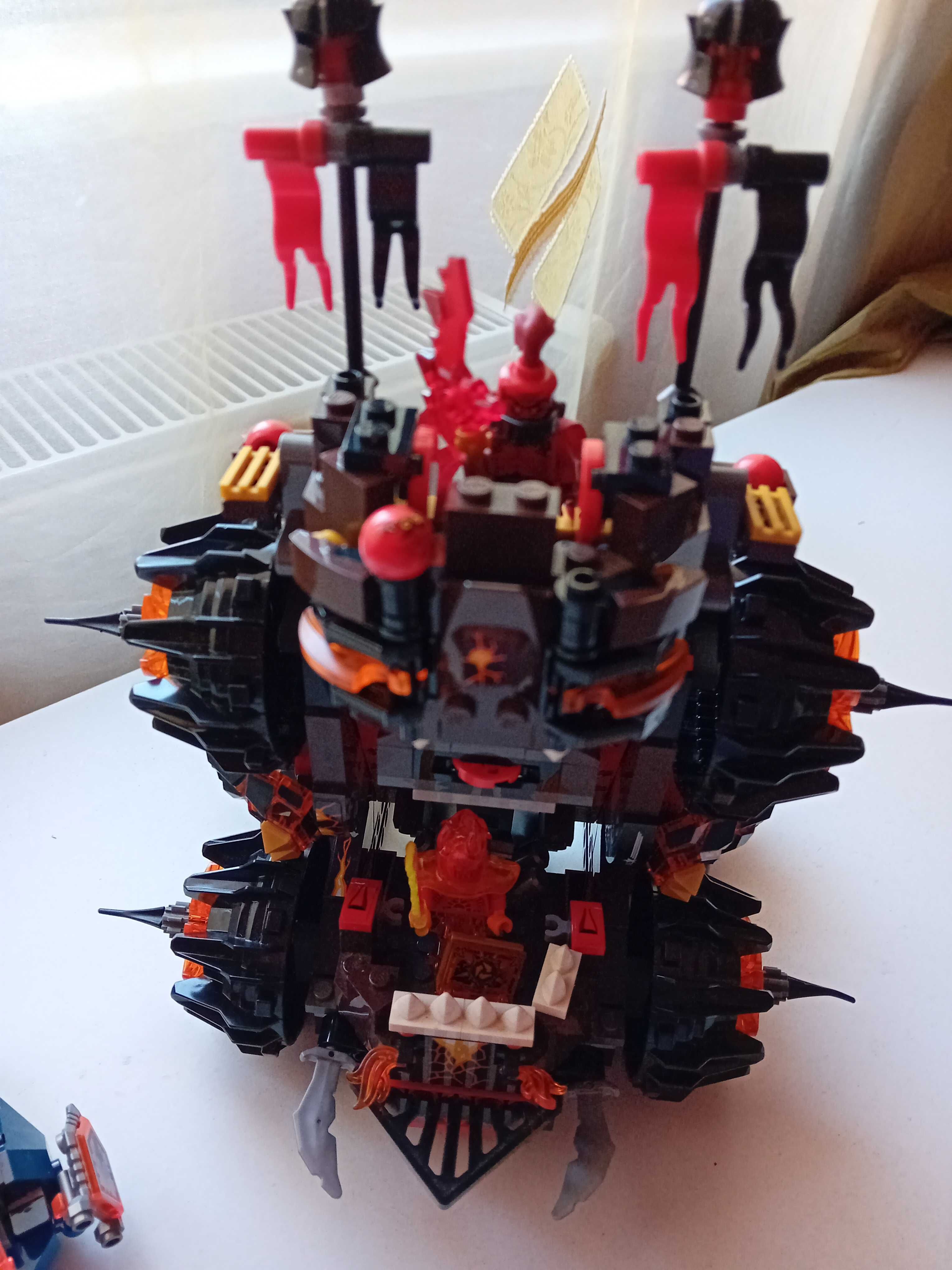LEGO NEXO KNIGHTS Masina de asediu a generalului Magmar, 70321 , 516