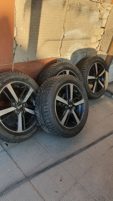 Продам комплект колес на 16