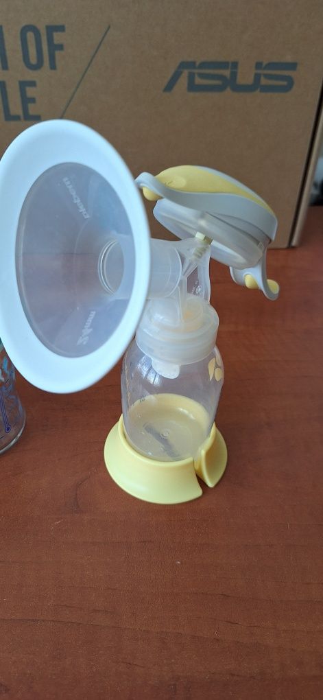 Помпа за кърма Medela