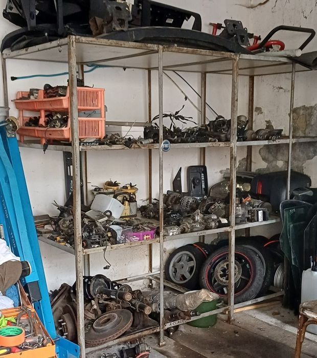 Rafturi depozitare solide din cornier