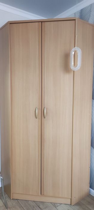 Продам угловой шкаф