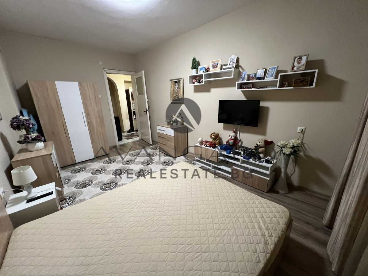 Продава се Тристаен апартамент в Пловдив, Централна гара - 100 кв.м за 2500 €/кв.м - Снимка #5