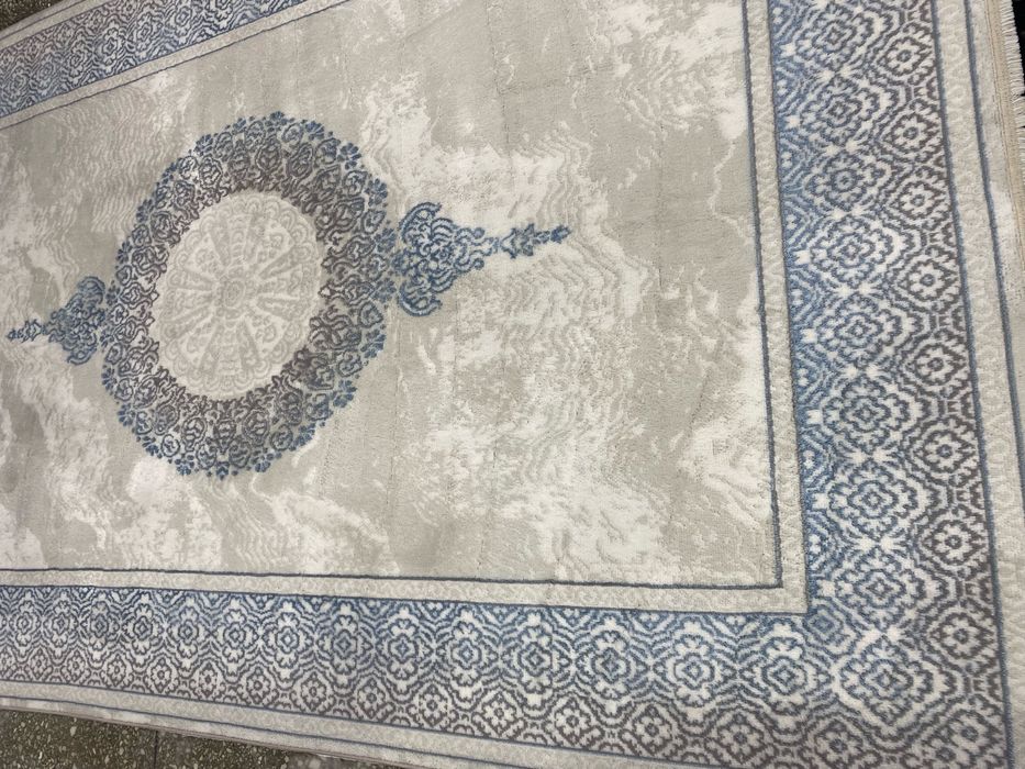 Продам ковер хорошего качества. Недорого