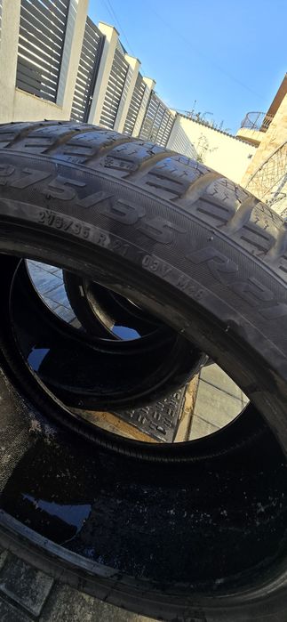 Pirelli 315 30 R21 + 275 35 R21 Iarna