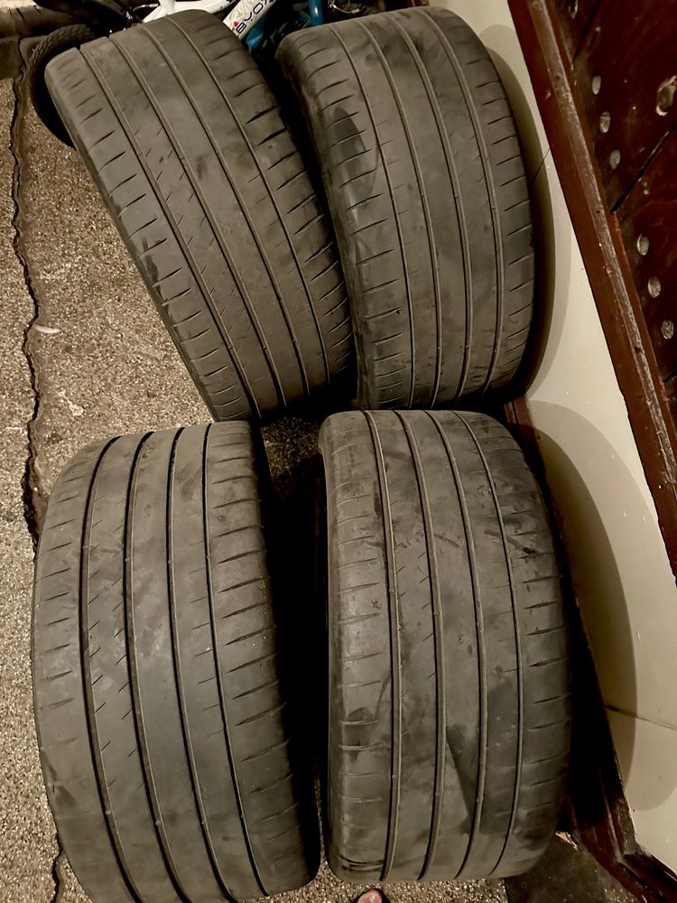 Michelin pilot 4s 265/35/20
