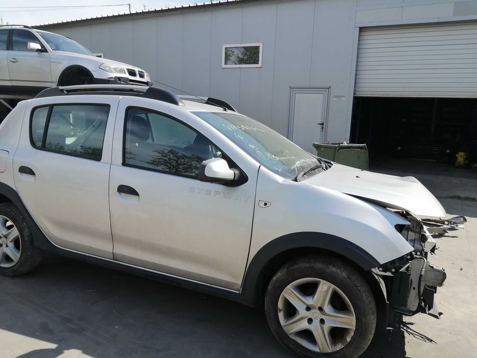 Dezmembram Dacia Sandero