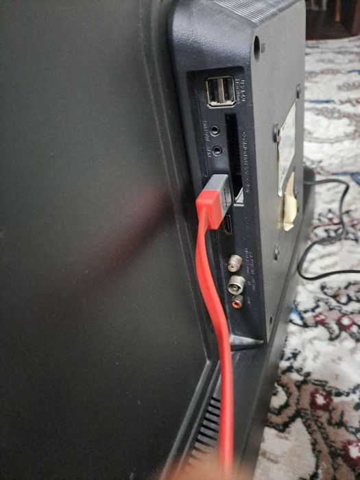 Срочно продаётся Телевизор 32  '' LED