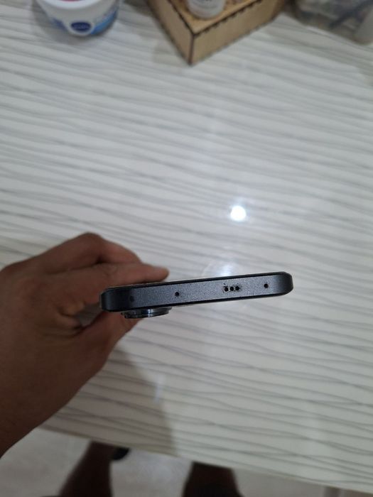 Redmi 13 pro plus 8/256 gb sotiladi  ili obmen iphoon 14 pro holati id