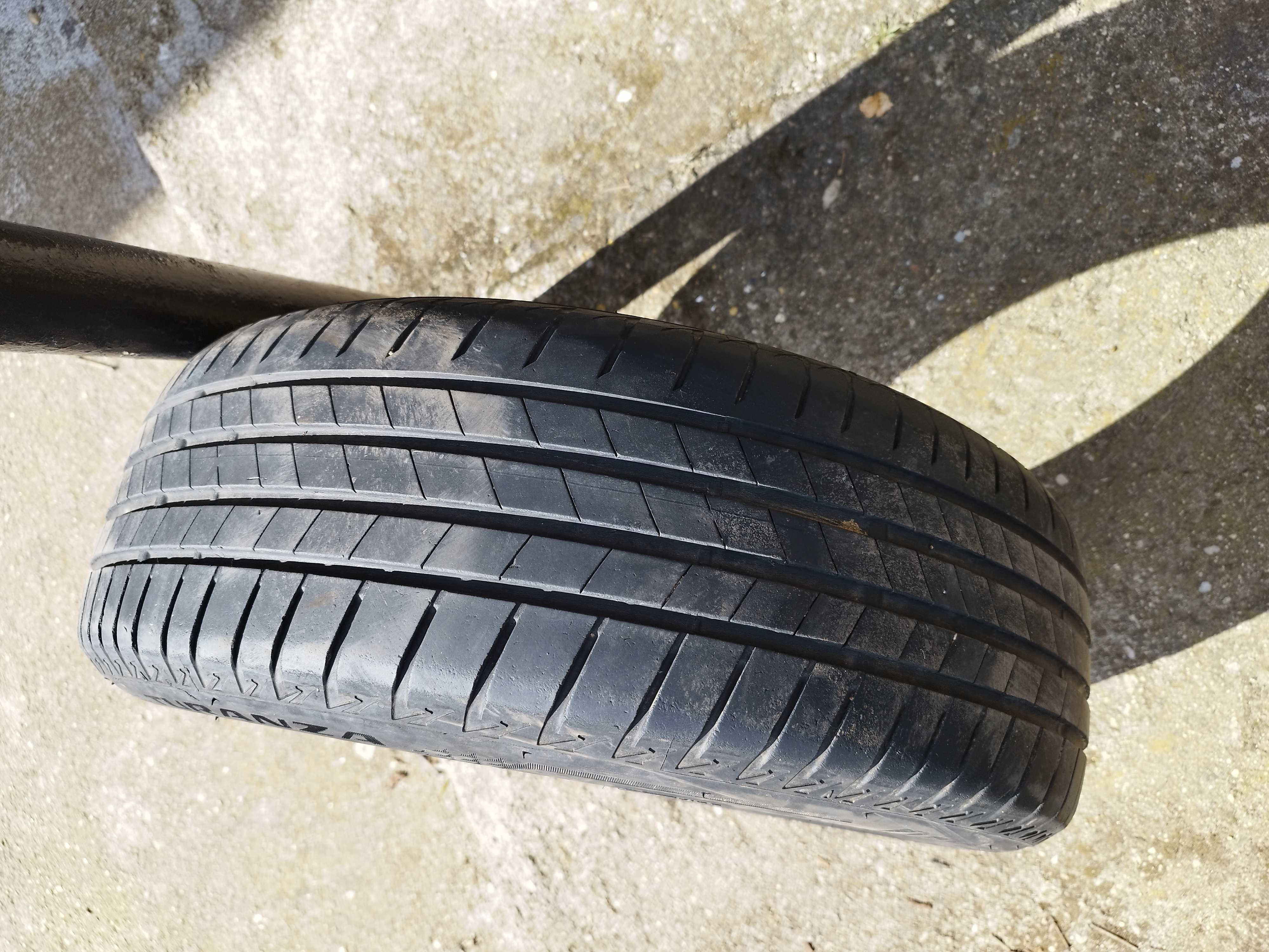 Bridgestone 2 броя летни гуми 195/65/15