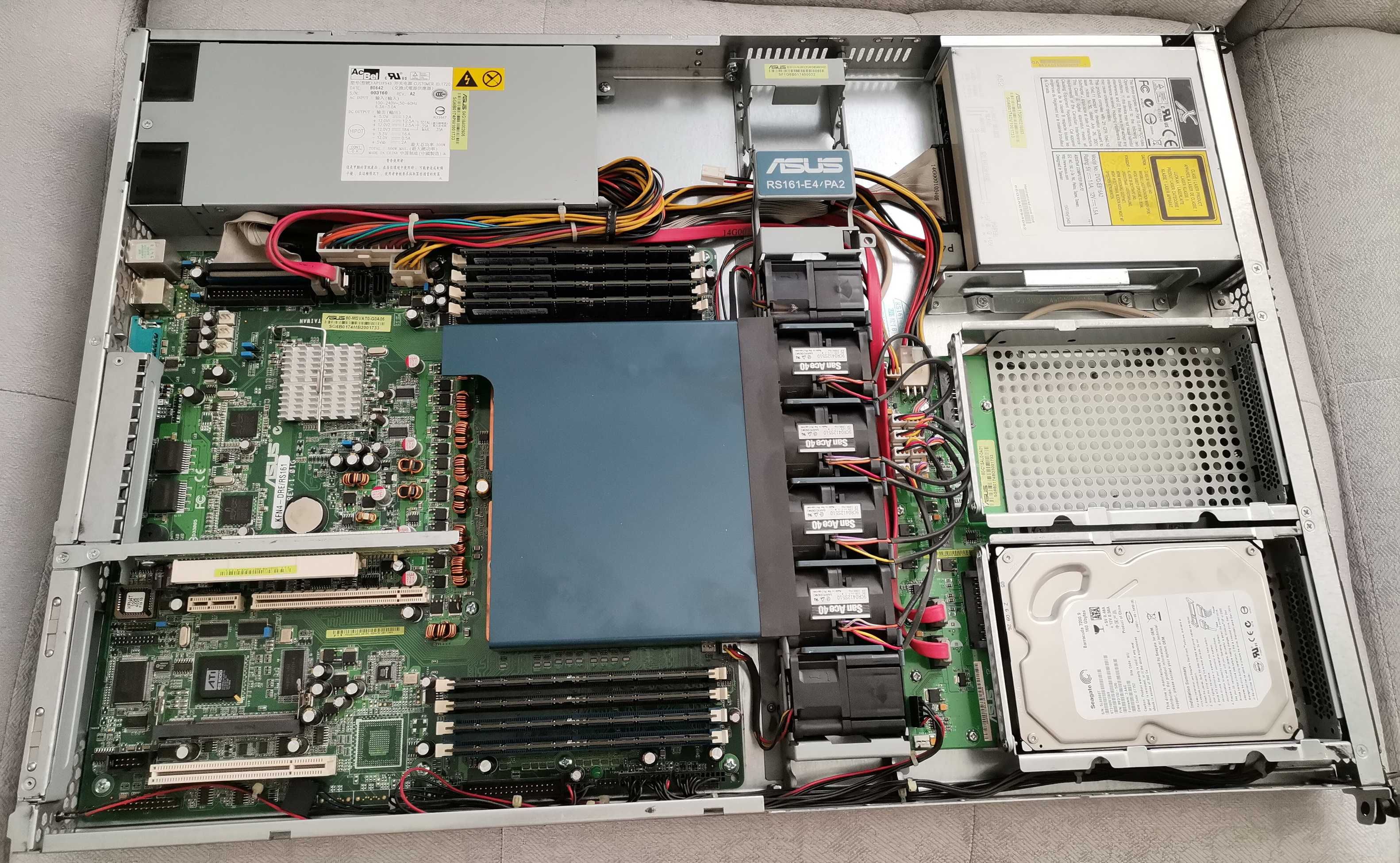 Server Asus RS161-E4 dual CPU Opteron + 8x2Gb - 16 Gb Ram