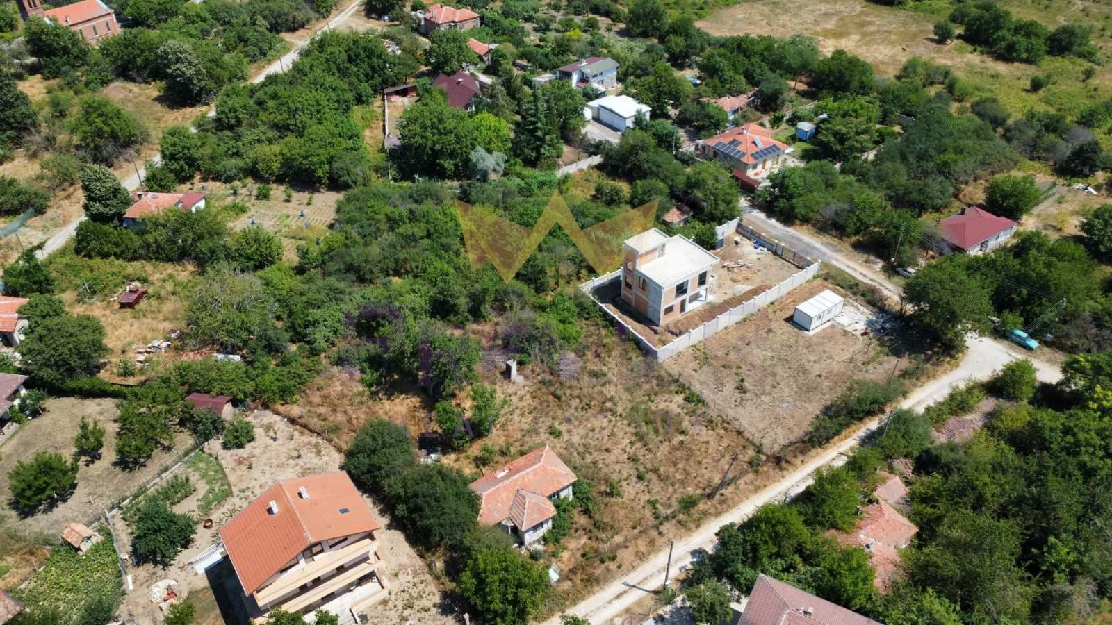 Парцел в Варна, област-с.Равна гора площ 590 цена 23000