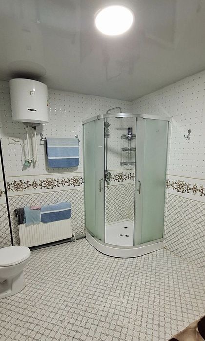 2 xonali kvartira sotiladi