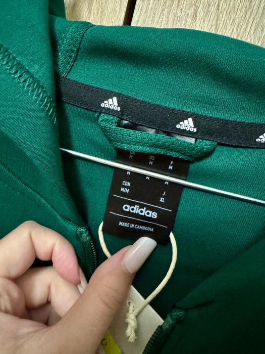 Trening Adidas Sportswear original/ Marime M