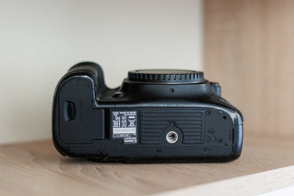 Canon 5D mark 3 DSLR Full Frame + obiectv Canon 50mm f1.4 Ultrasonic