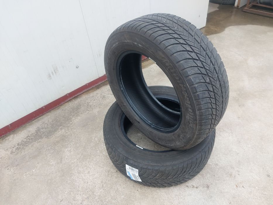 100 lei bucata! Doua anvelope M+S/IARNA 225 60 17 Bridgestone