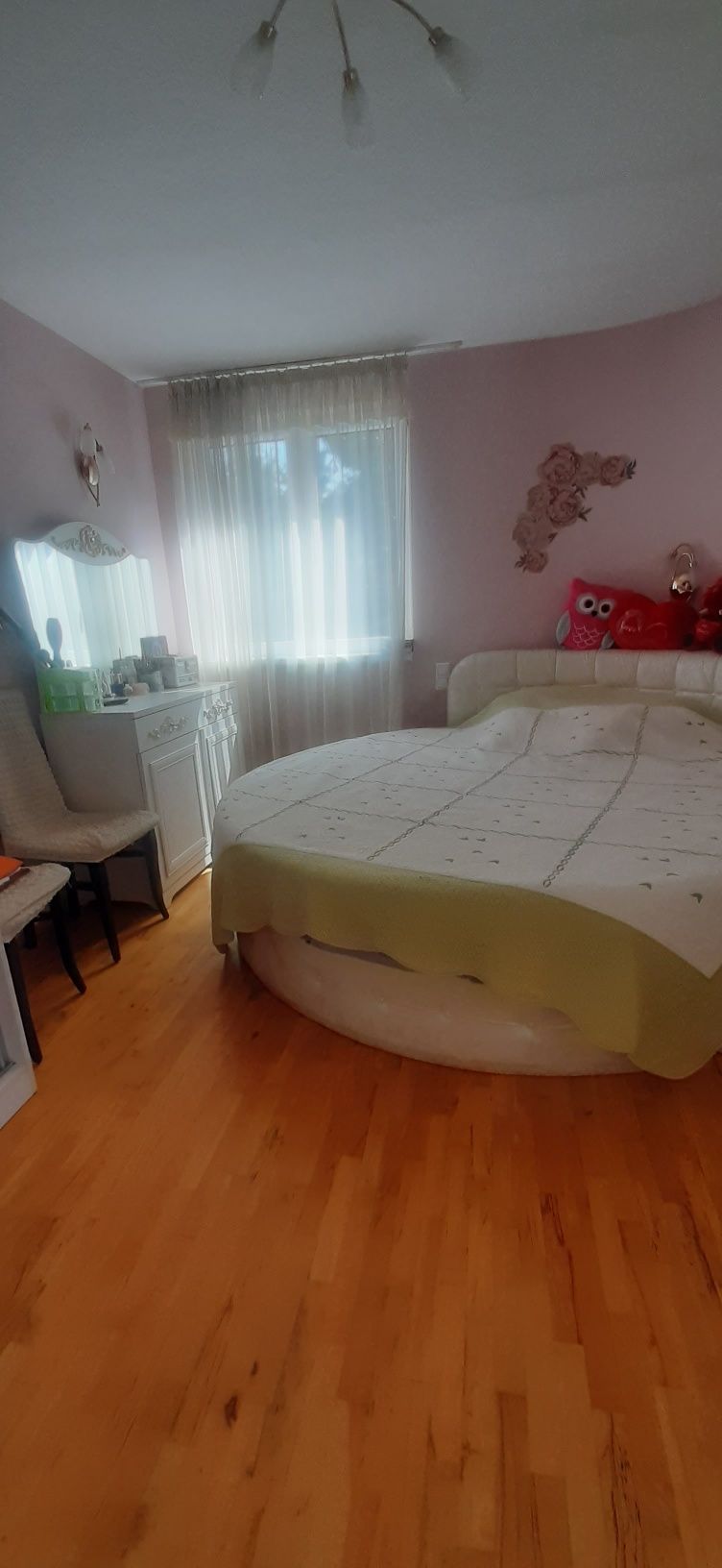 Продава мезонет с двор в кв.Витоша.