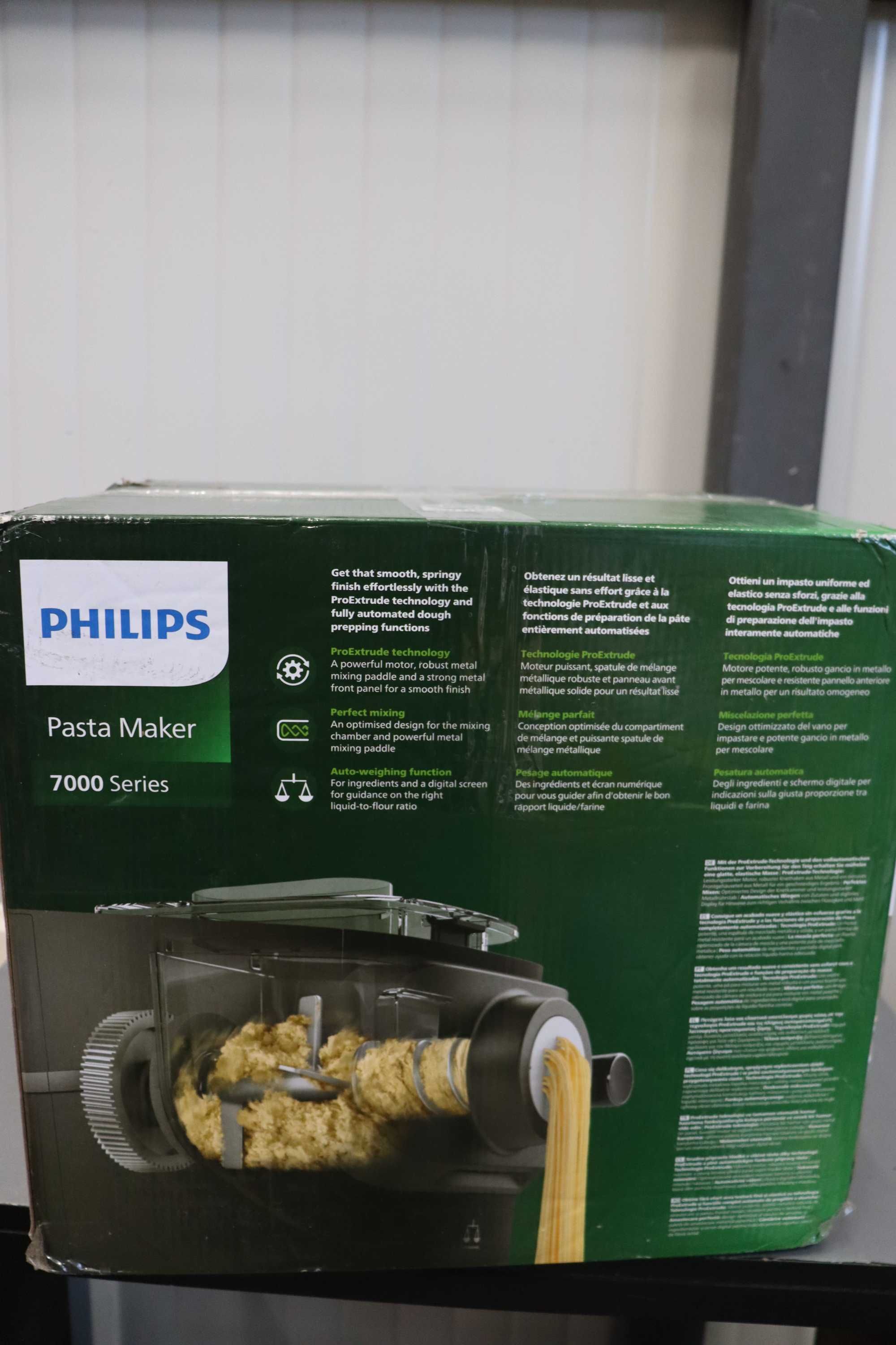 Уред за паста Philips, автоматичен, функция за претегляне, 6 приставки