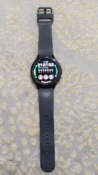 Galaxy watch classic 4 сатилади ишлаши зор айби йок сувда хам ишлиди.