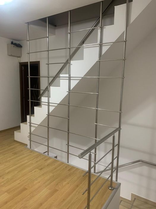 Inchiriez vila in Lazu-S+P+1+M- 5 camere suprafata utila 240 mp