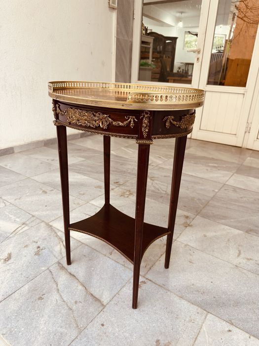 Френска антикварна масичка в стил Луи XVI (1890-1910)