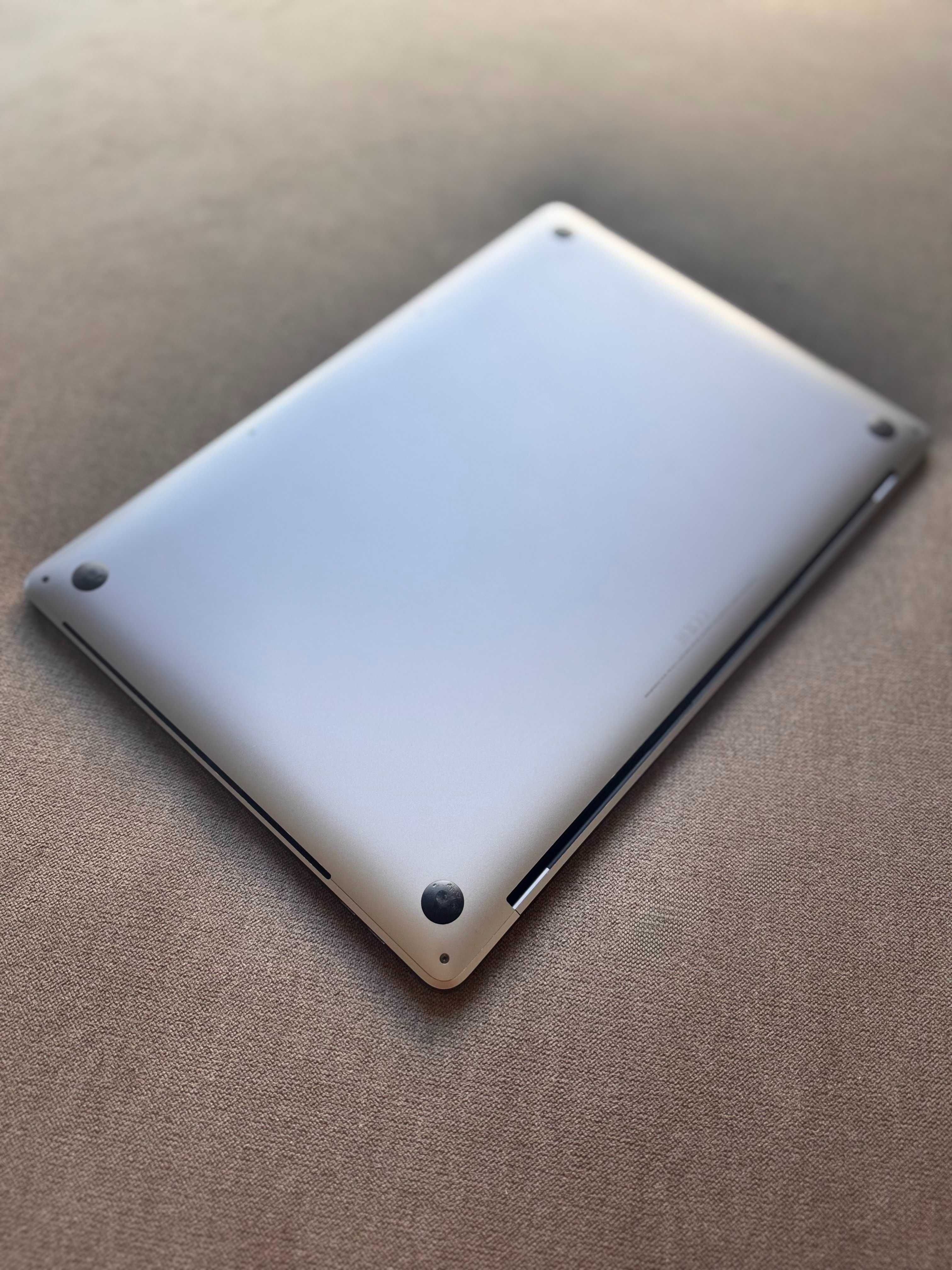 MacBook Pro 16" 2019 - i7 / 16GB / 1TB SSD | Отлично състояние