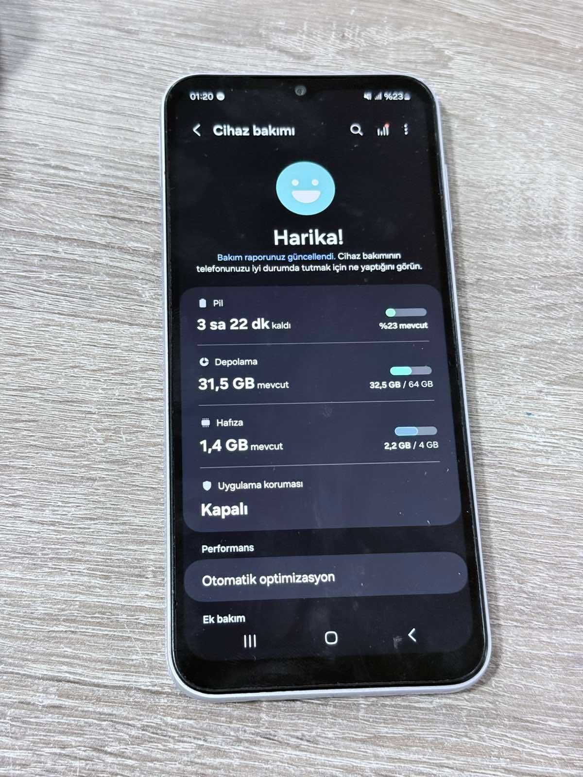 Продавам Samsung A14