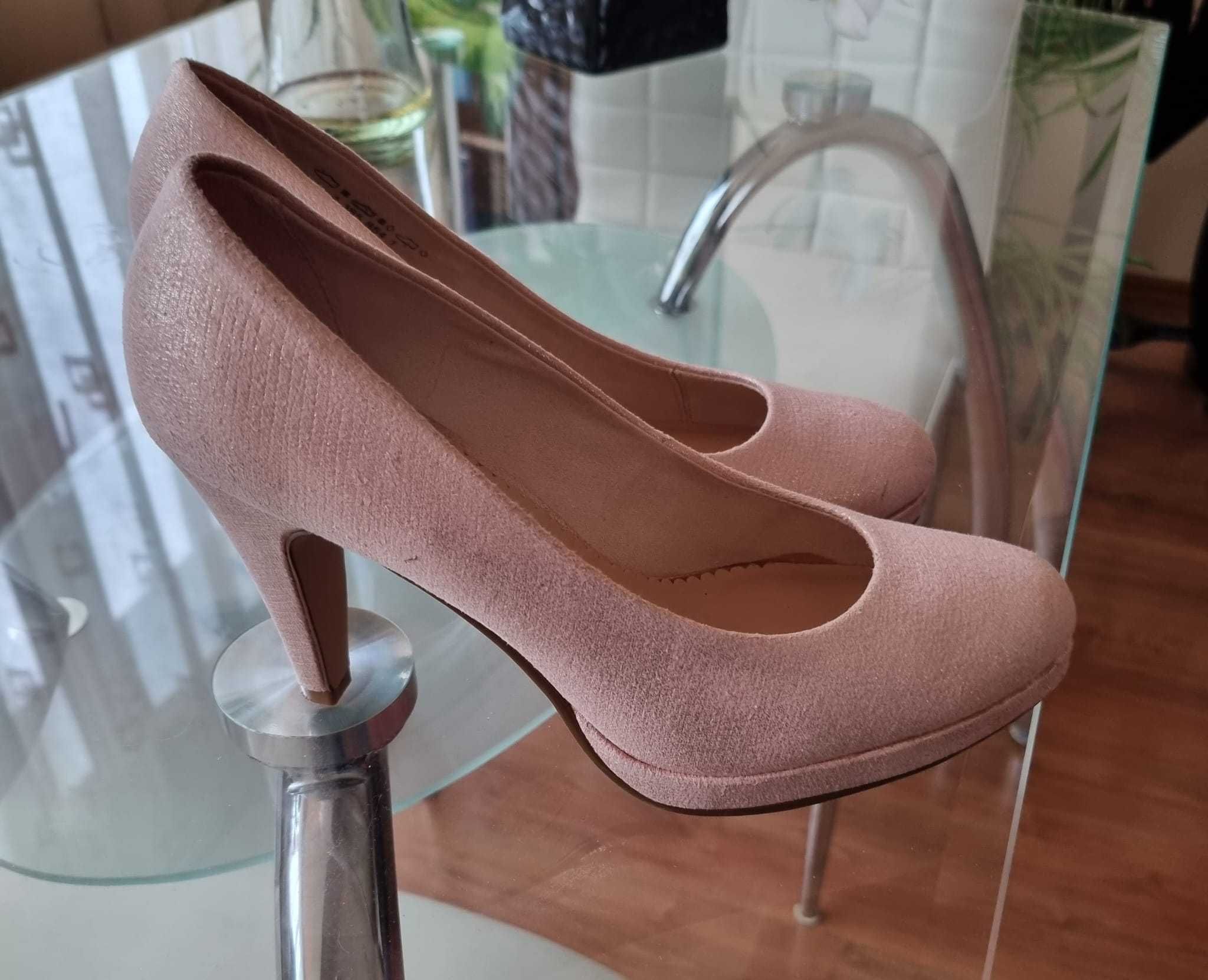 Pantofi noi, eleganti mărime 38