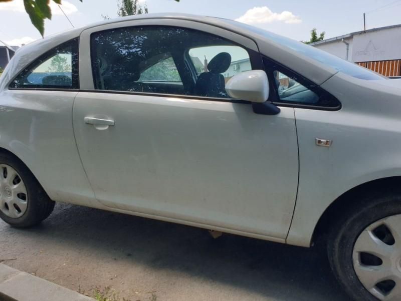 Dezmembrez Opel Corsa D