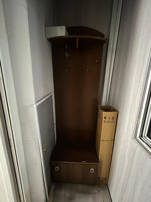 Продаптся Вешалка