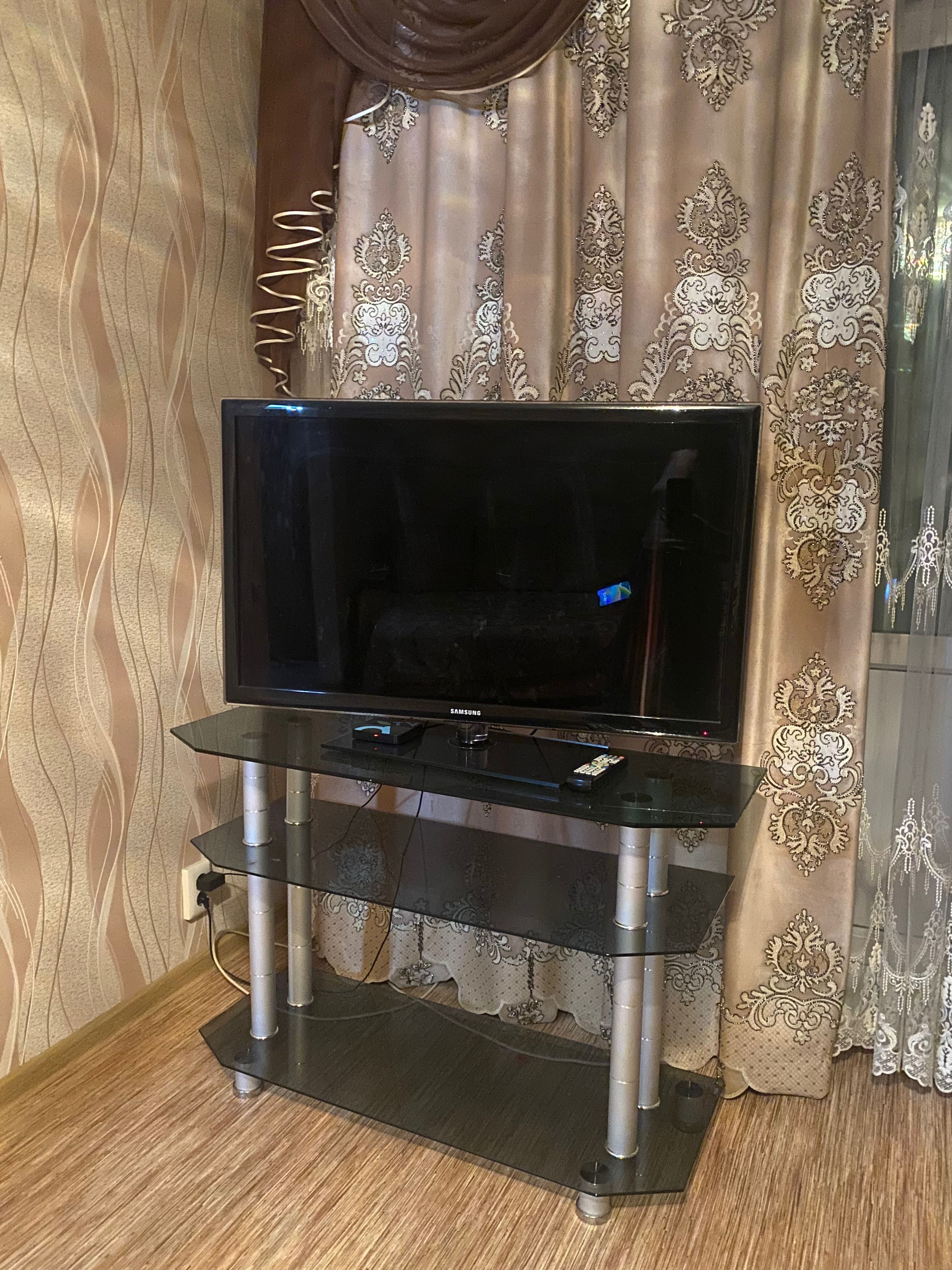 Шкаф новый их 2 стенка и шкаф